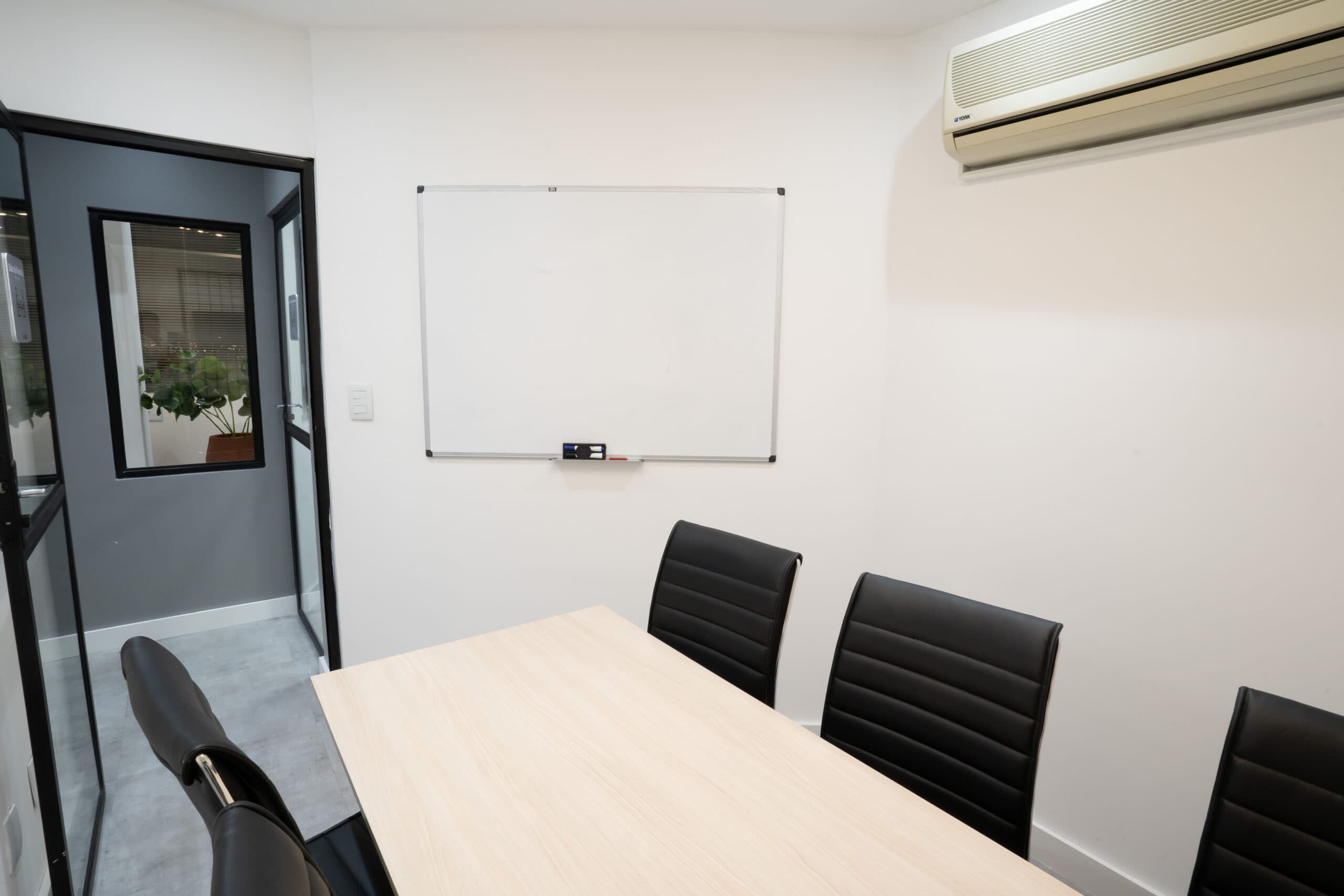Estações de trabalho do coworking